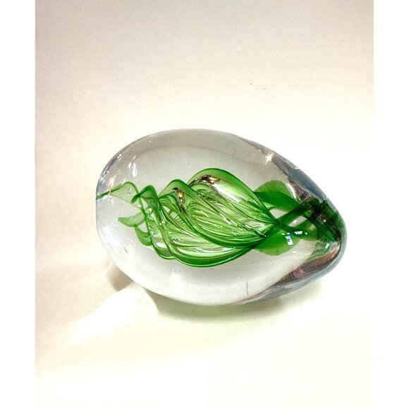 Hand Blown Glass Egg Paperweight With Green Swirl Design 4 Inches Tall Decorativ - Picture 9 of 10